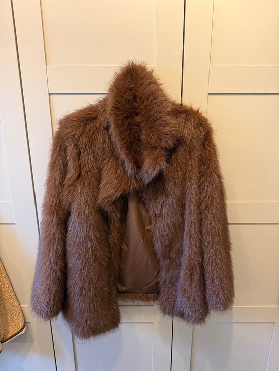 Steve Madden Jackets & Blazers - Steve Madden Stylish Women's Faux Fur Coat - Brown